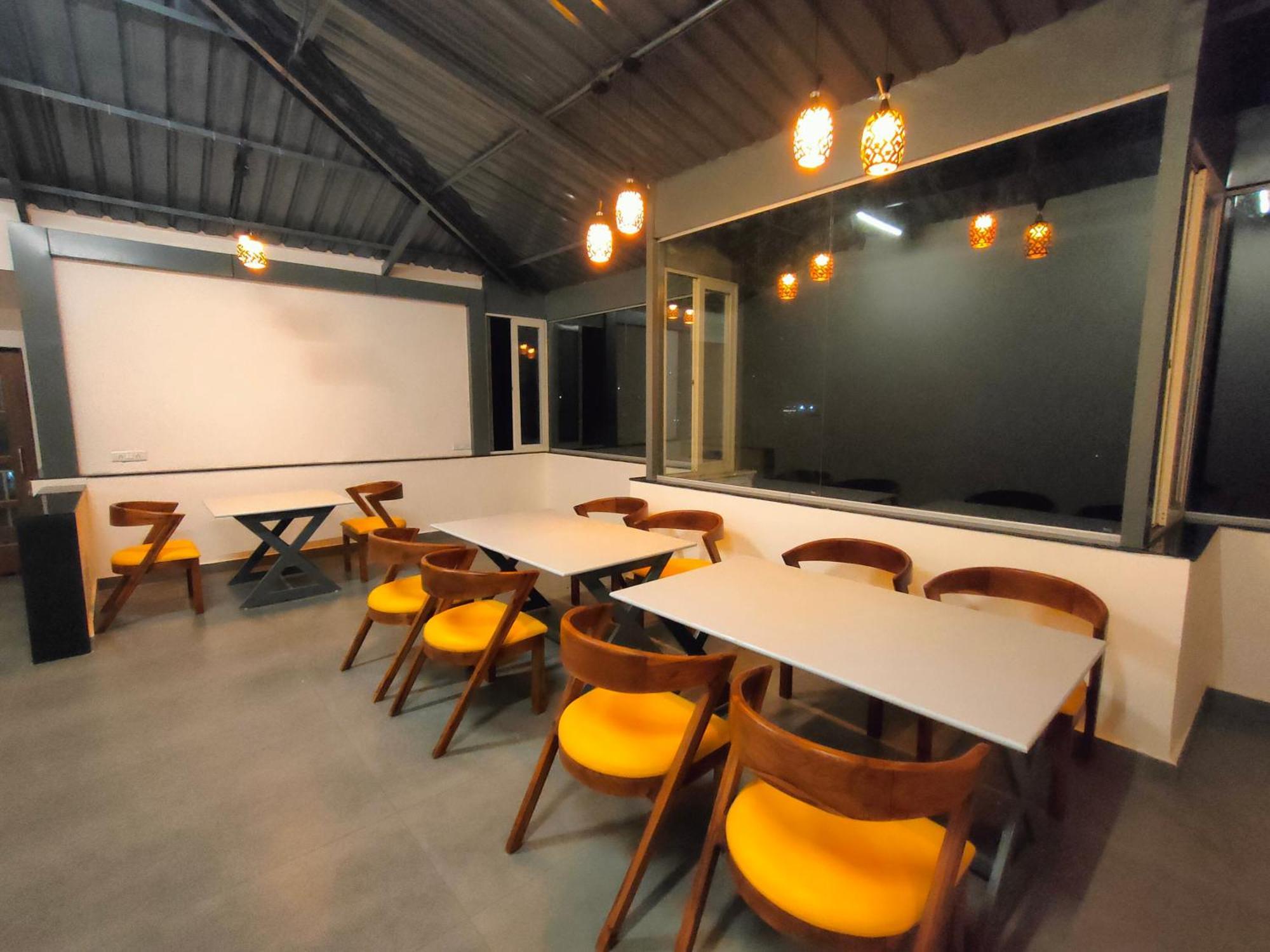 Monkeycap Tourist Hostel Panchgani Exterior photo